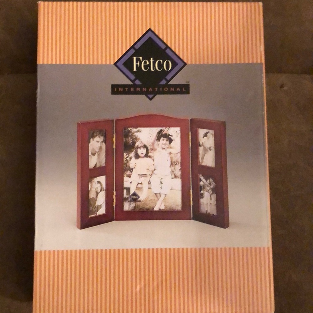 NIB FETCO INTERNATIONAL CHERRYWOOD 5x7 FRAME